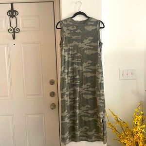 Universal Thread Camo Maxi Dress Size S